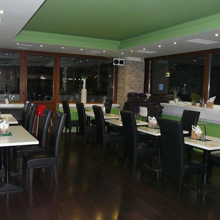 Hotel Ondras Zlin Ngoại thất bức ảnh