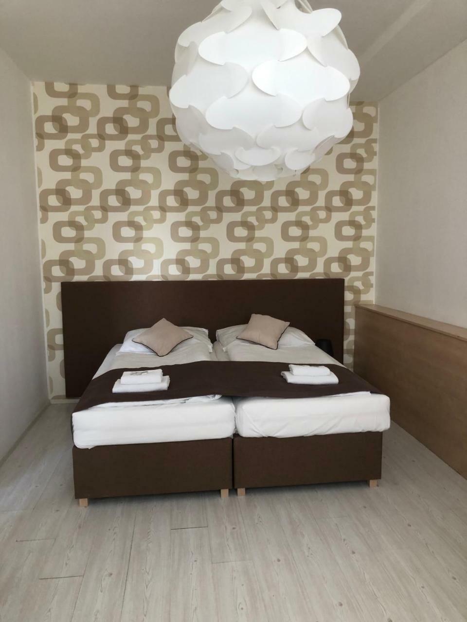 Hotel Ondras Zlin Ngoại thất bức ảnh