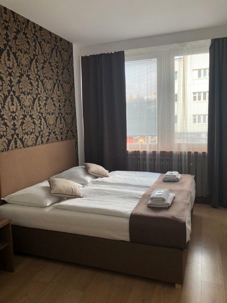Hotel Ondras Zlin Ngoại thất bức ảnh
