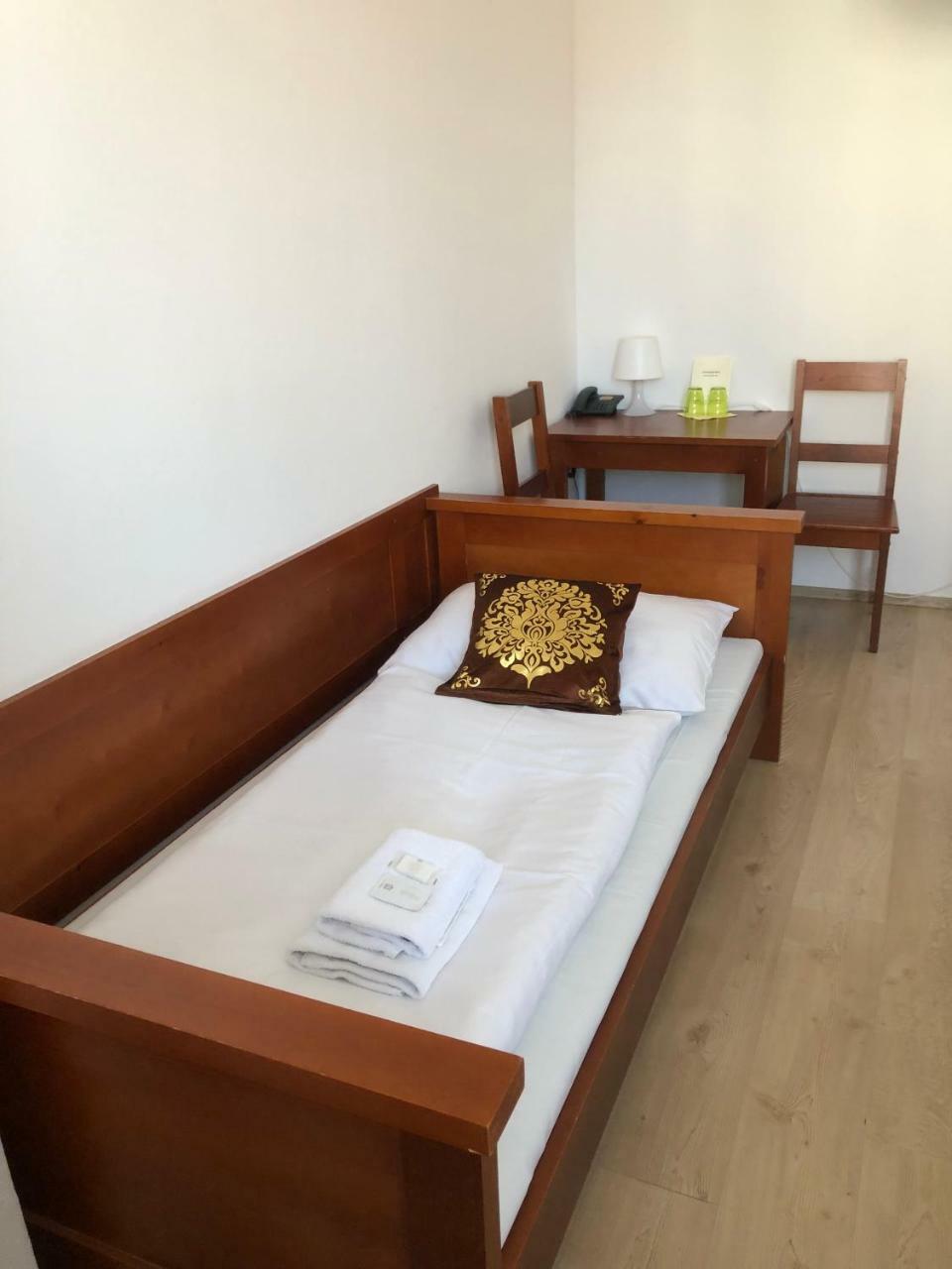 Hotel Ondras Zlin Ngoại thất bức ảnh