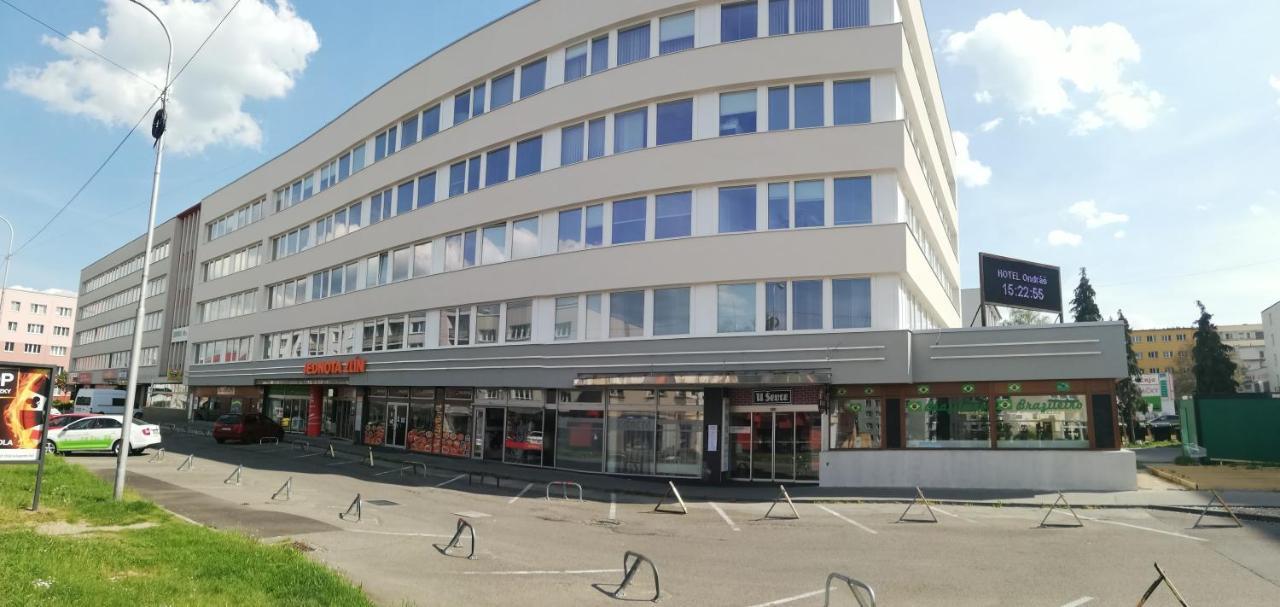 Hotel Ondras Zlin Ngoại thất bức ảnh