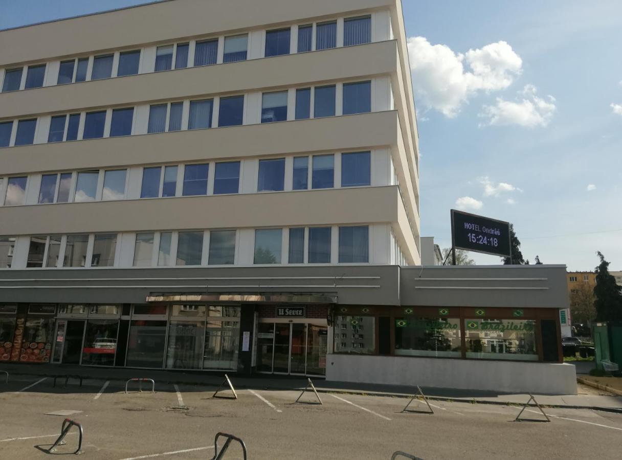 Hotel Ondras Zlin Ngoại thất bức ảnh